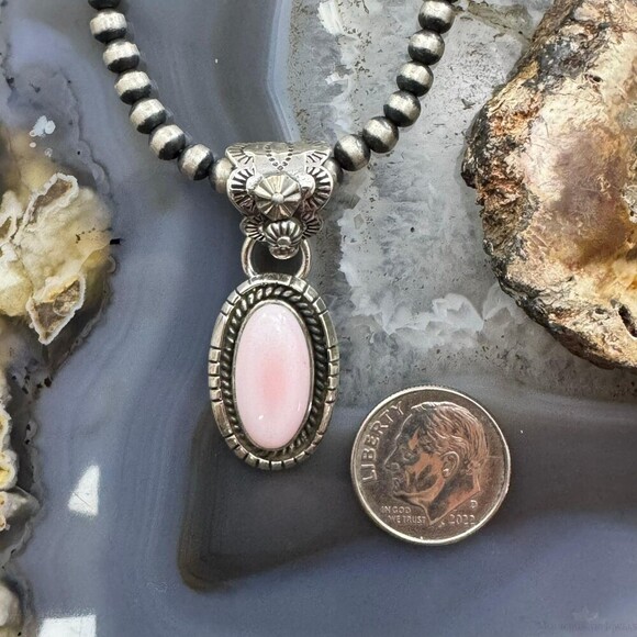 Native American Sterling Silver Oval Pink Conch Decorated Pendant For Women - Picture 8 of 10